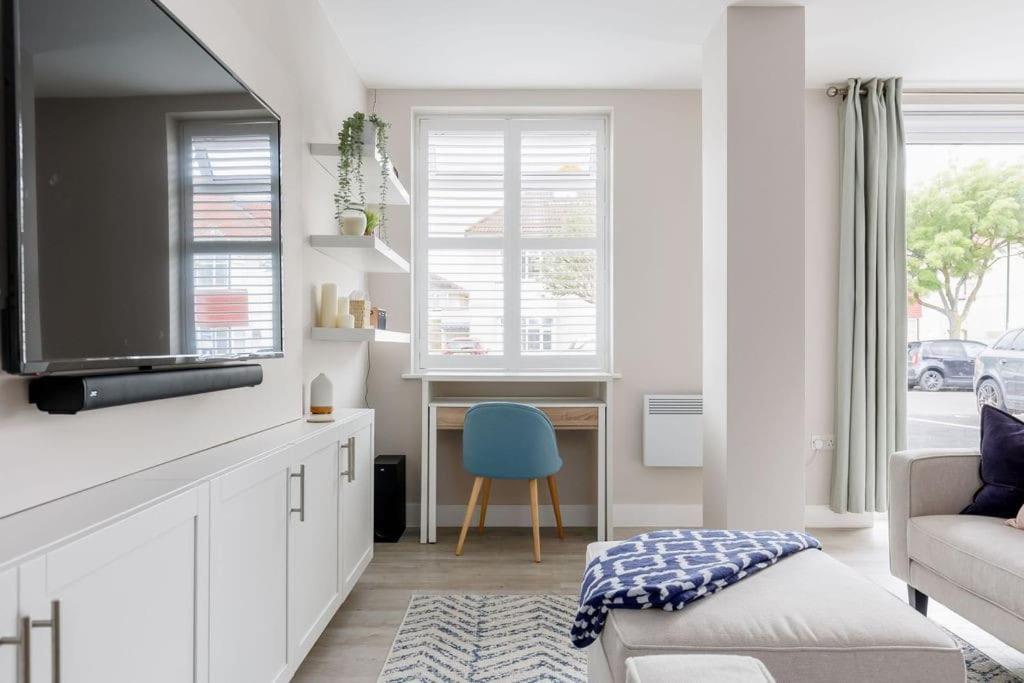 Modern 2 Bed, Cliff Top & Parking, F6 Bournemouth Exteriör bild