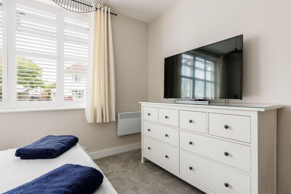 Modern 2 Bed, Cliff Top & Parking, F6 Bournemouth Exteriör bild