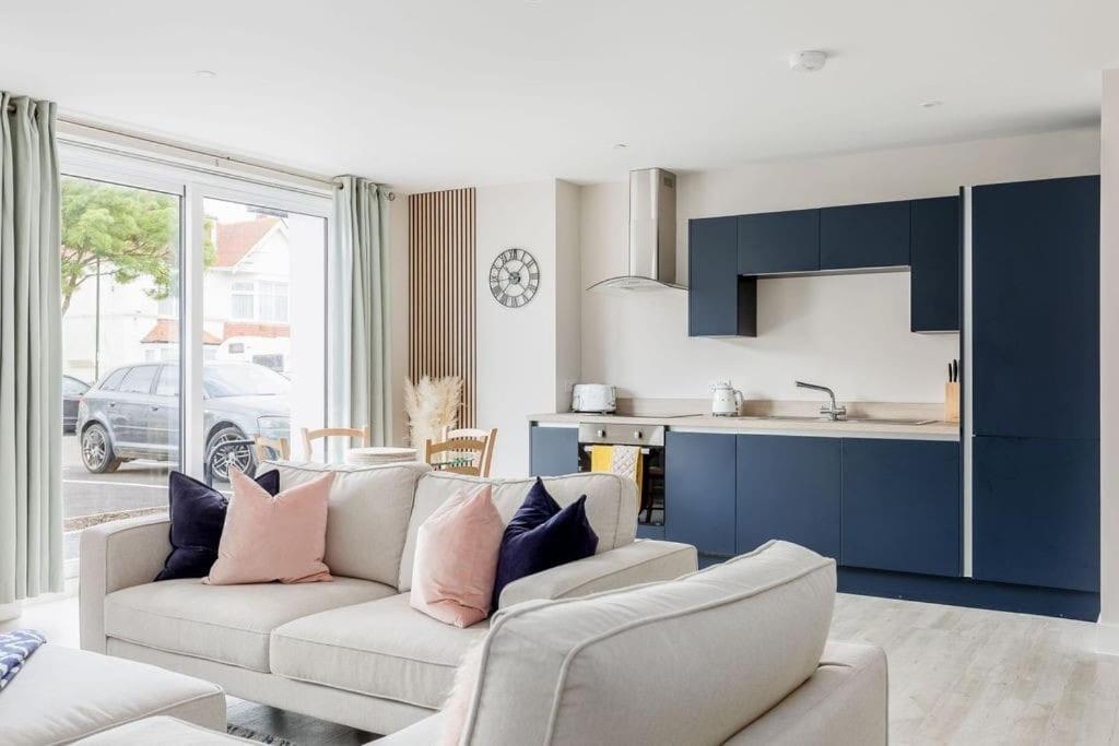 Modern 2 Bed, Cliff Top & Parking, F6 Bournemouth Exteriör bild